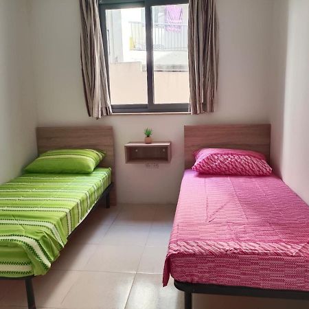 You Can Enjoy Your Time At Waterford Apartment 아타드 외부 사진