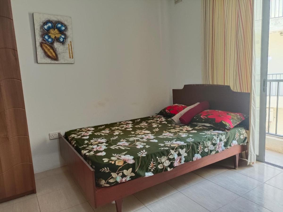 You Can Enjoy Your Time At Waterford Apartment 아타드 외부 사진